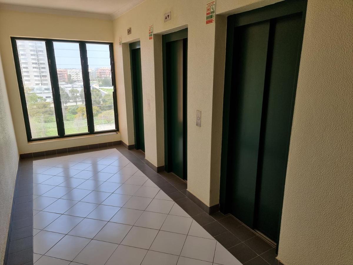 Apartamento Encantador Com Piscina Aquecida بورتيماو المظهر الخارجي الصورة